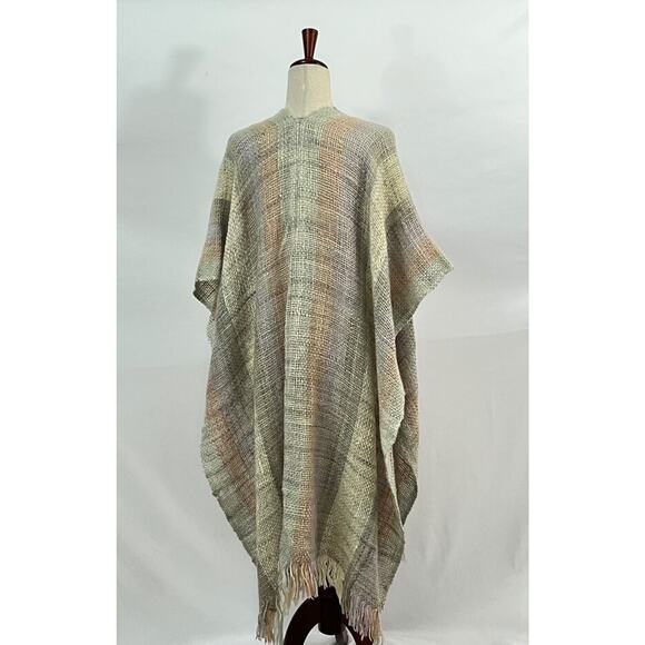 MANOS DEL URUGUAY OS S M L Virgin Wool Pastel Wrap Poncho Shawl Fringe Open NWT - Picture 5 of 8